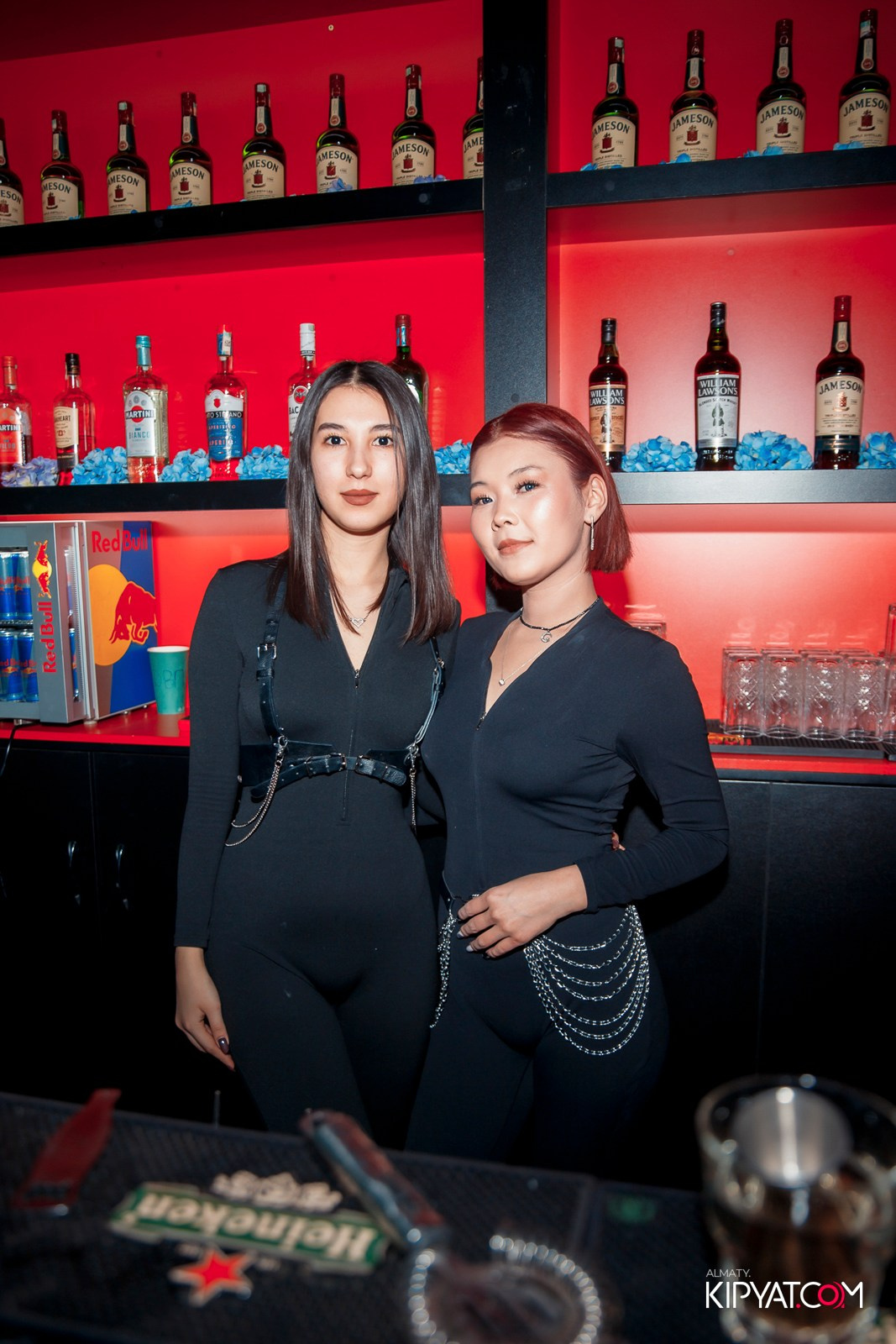 UYAT EMES BAR. КИПЯТКОМ АЛМАТЫ!