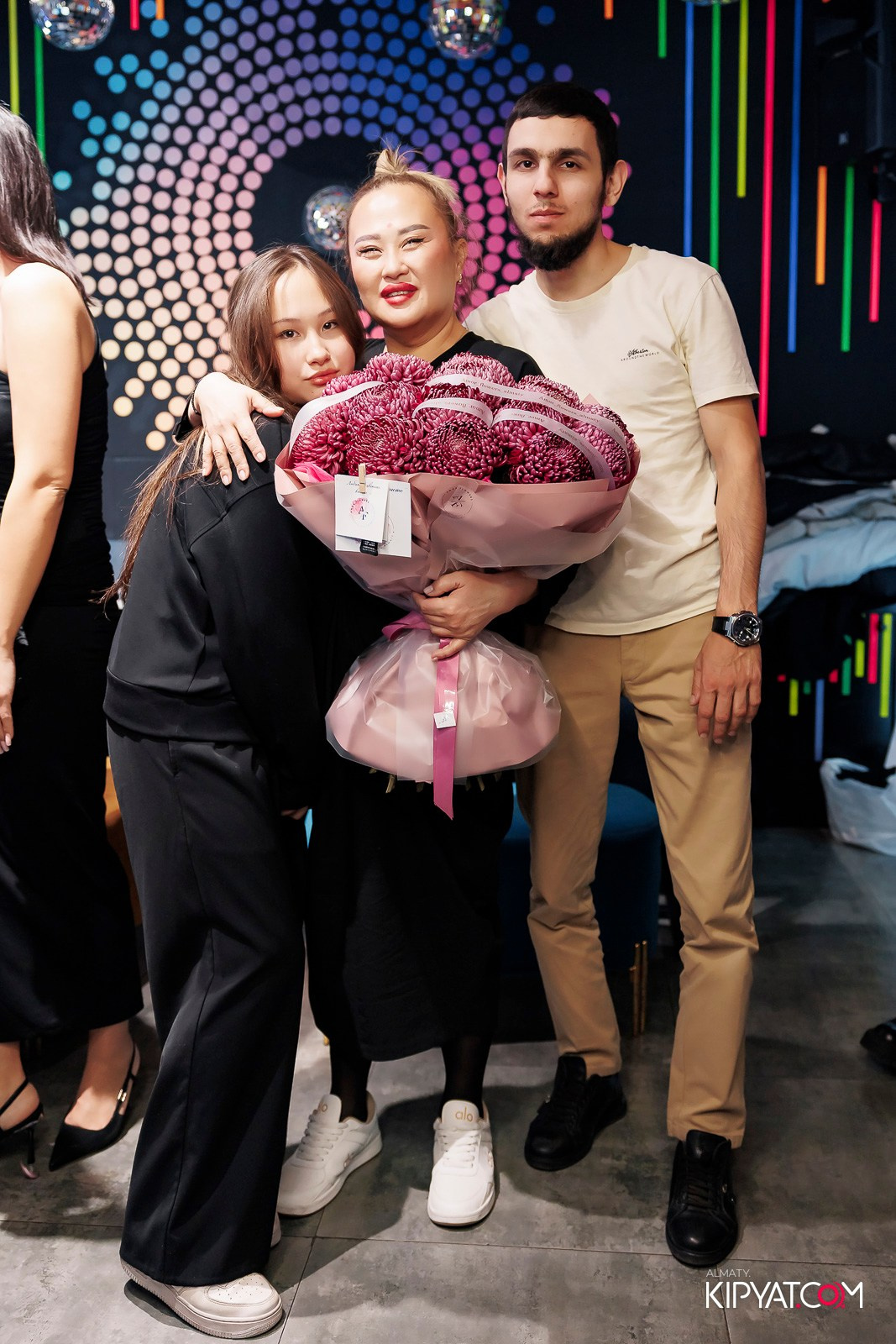 ЗАЯ, НА БИС. КИПЯТКОМ АЛМАТЫ!