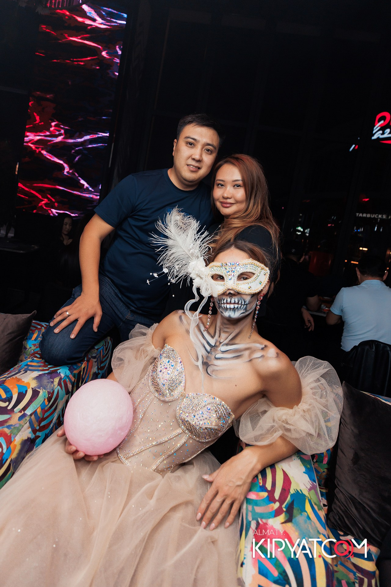 FRIENDS BAR & TERRACE. КИПЯТКОМ АЛМАТЫ! Фотосъемка мероприятий в Алматы