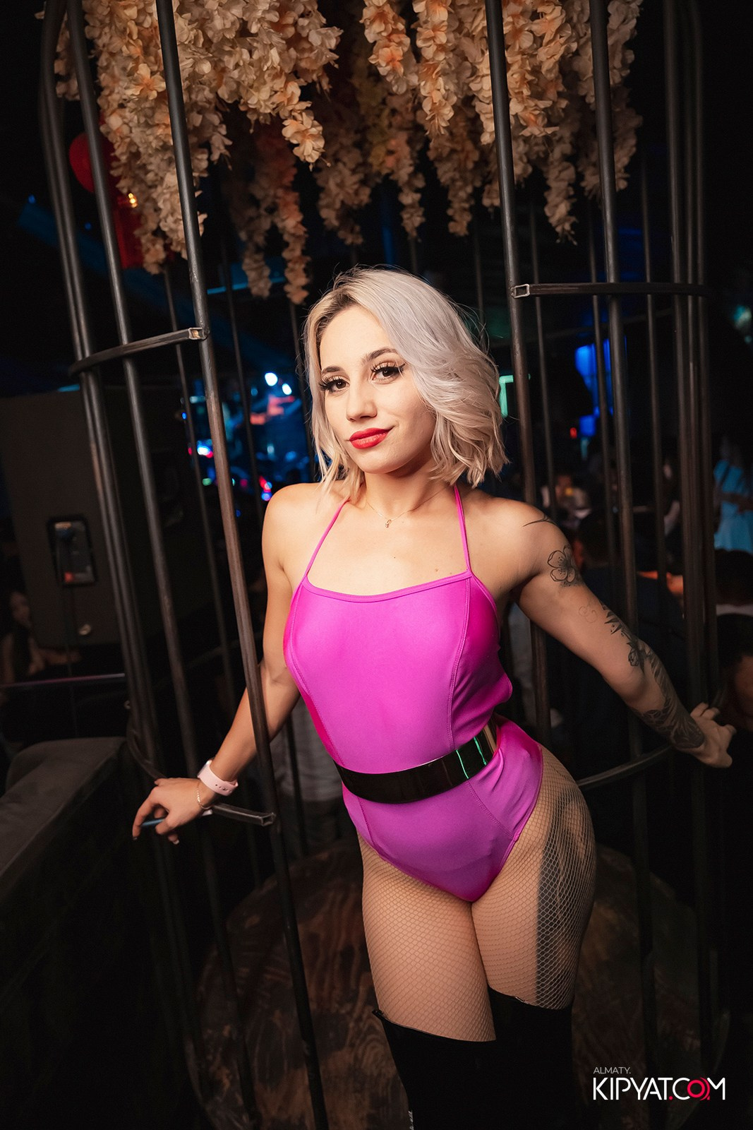 UYAT ЕМES BAR. КИПЯТКОМ АЛМАТЫ!