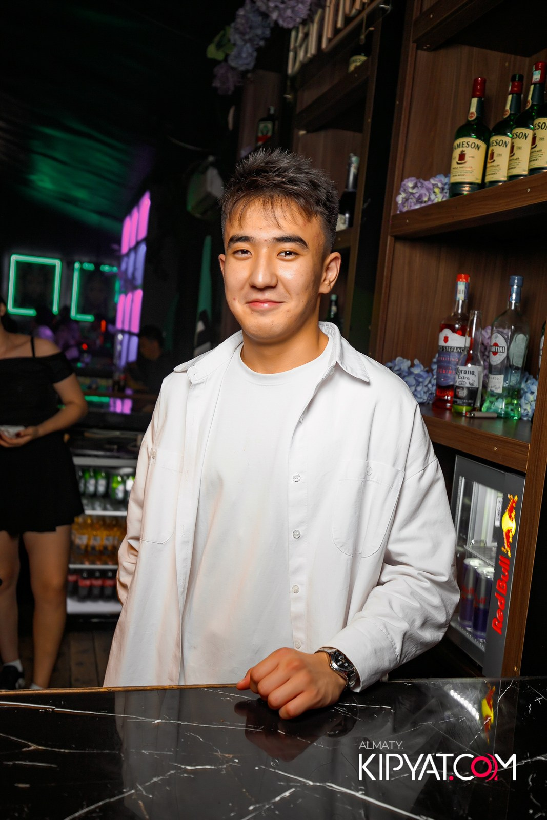 UYAT EMES BAR. КИПЯТКОМ АЛМАТЫ!