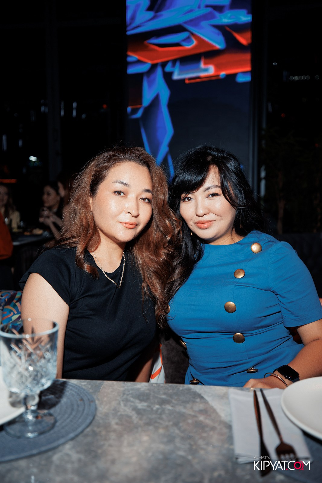 FRIENDS BAR & TERRACE. КИПЯТКОМ АЛМАТЫ!