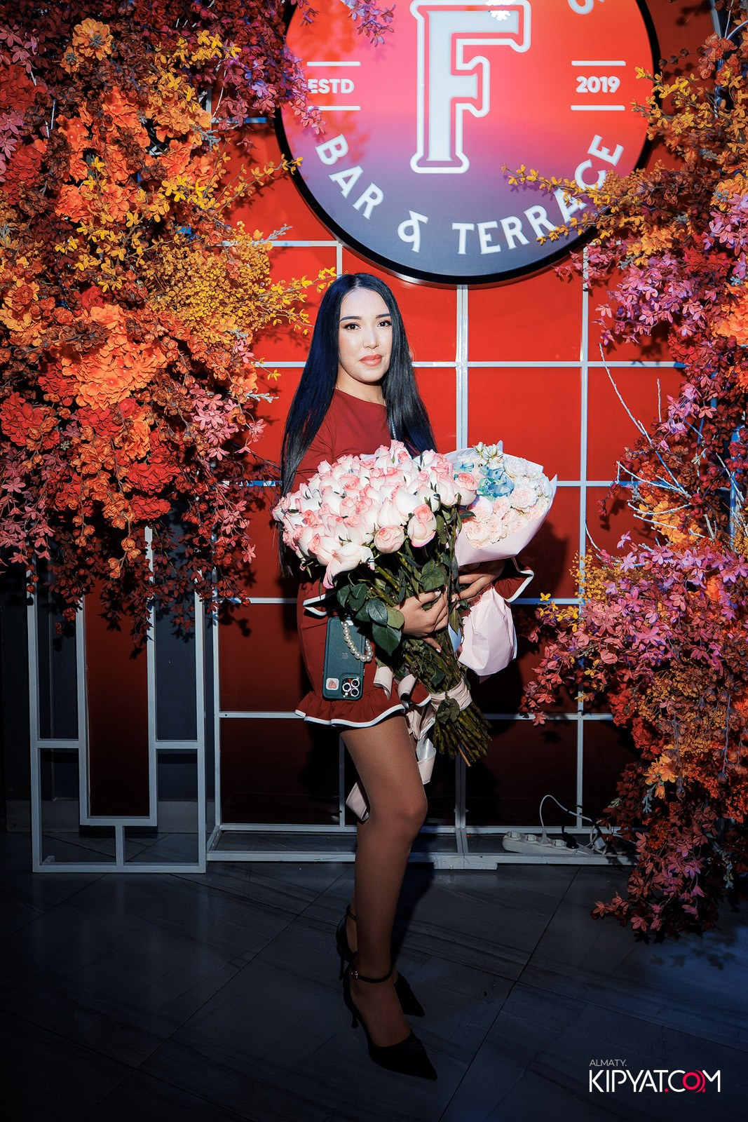 FRIENDS BAR & TERRACE. КИПЯТКОМ АЛМАТЫ!