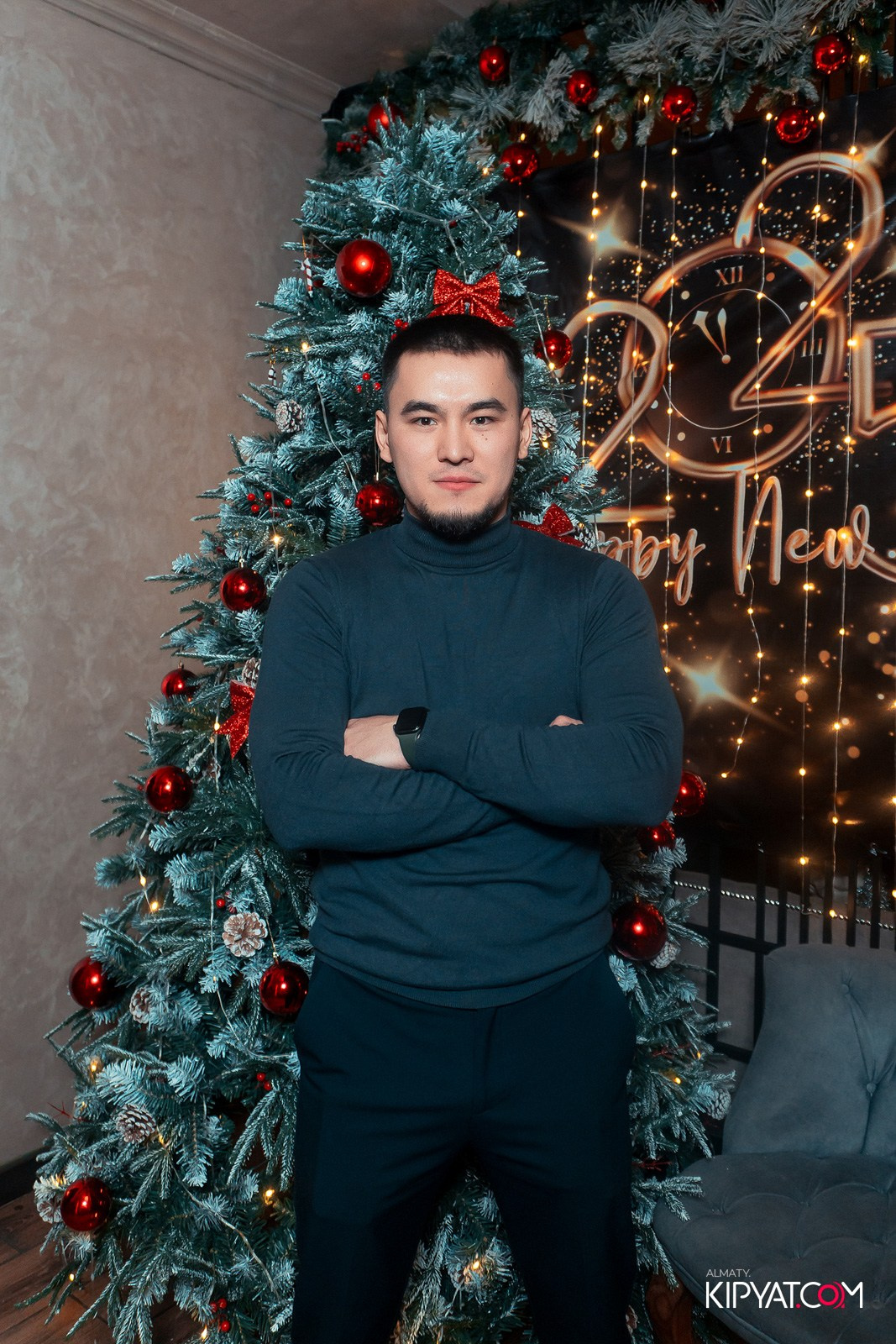 КАФЕ ЖАСМИН НА МОМЫШУЛЫ. КИПЯТКОМ АЛМАТЫ!