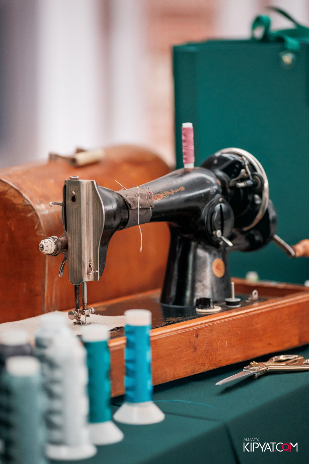 FASHION ПОКАЗ, КАЗАХСКОЙ НАЦИОНАЛЬНОЙ ОДЕЖДЫ. КИПЯТКОМ АЛМАТЫ!