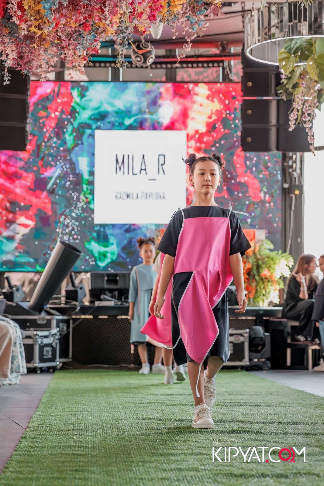 PROM KIDS FASHION SHOW. КИПЯТКОМ АЛМАТЫ!