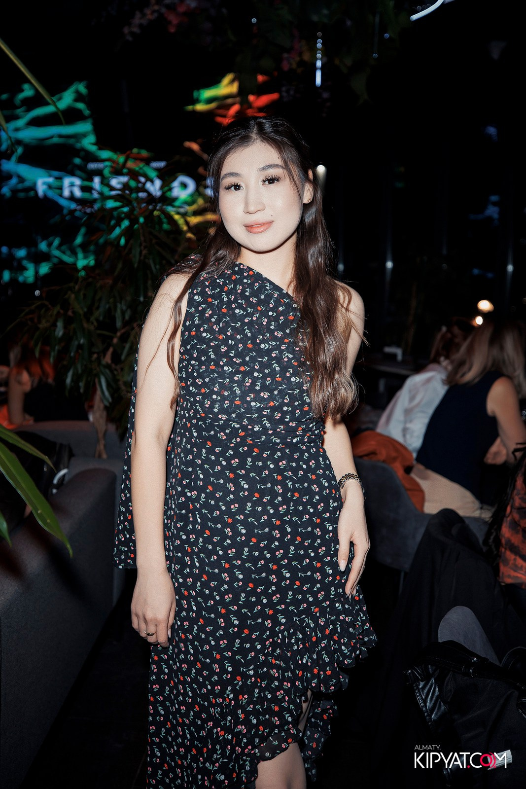 FRIENDS BAR & TERRACE. КИПЯТКОМ АЛМАТЫ!