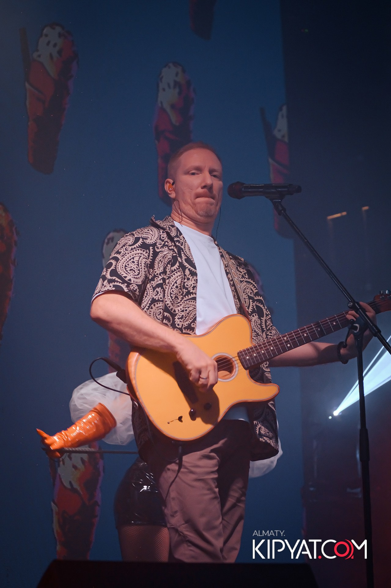 SANTA BARBARA ВЫСТУПЛЕНИЕ ГРУППЫ БРАТЬЯ ГРИММ. КИПЯТКОМ АЛМАТЫ!