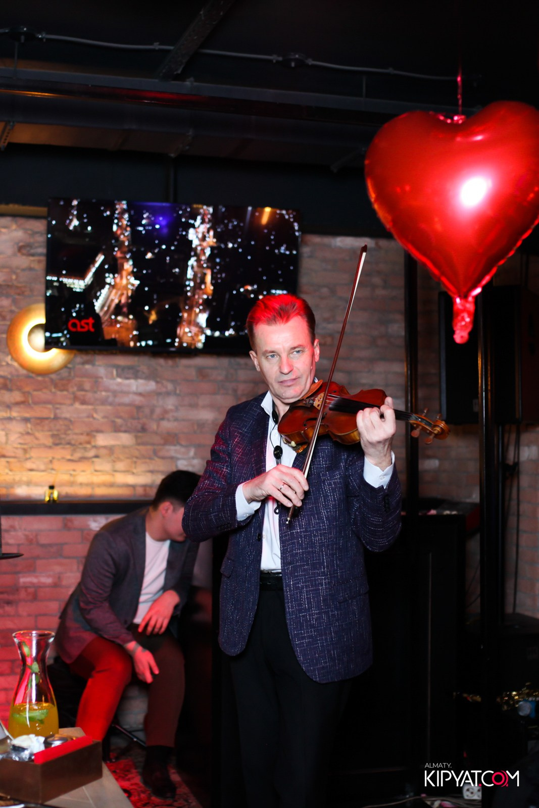 SPACE KARAOKE BAR. КИПЯТКОМ АЛМАТЫ!