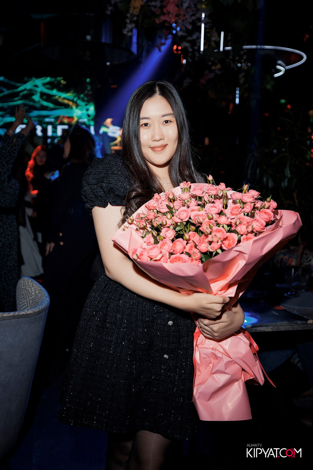 FRIENDS BAR & TERRACE. КИПЯТКОМ АЛМАТЫ!