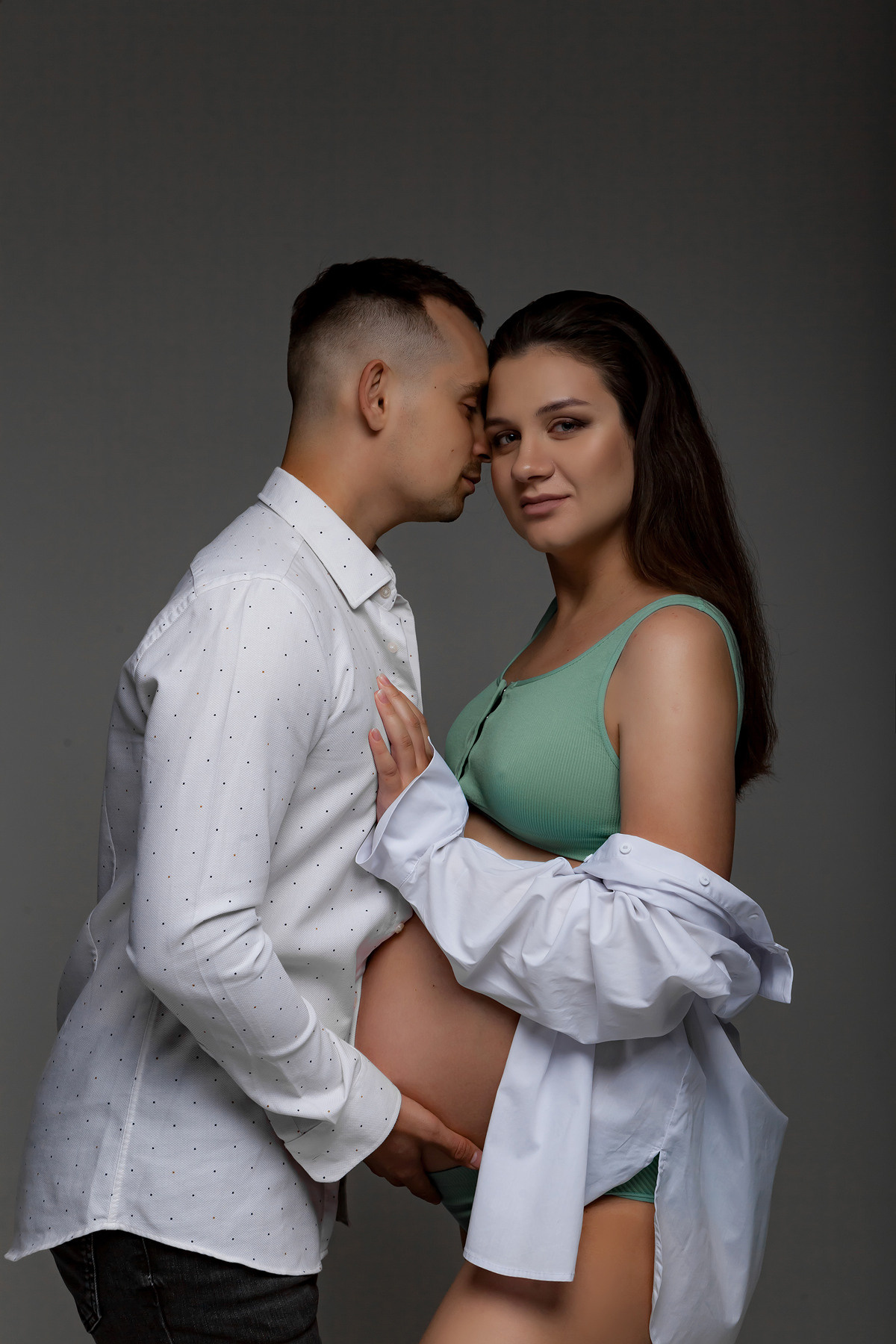 Фотосессии беременности в стиле минимализм. Фотограф беременности Краснодар