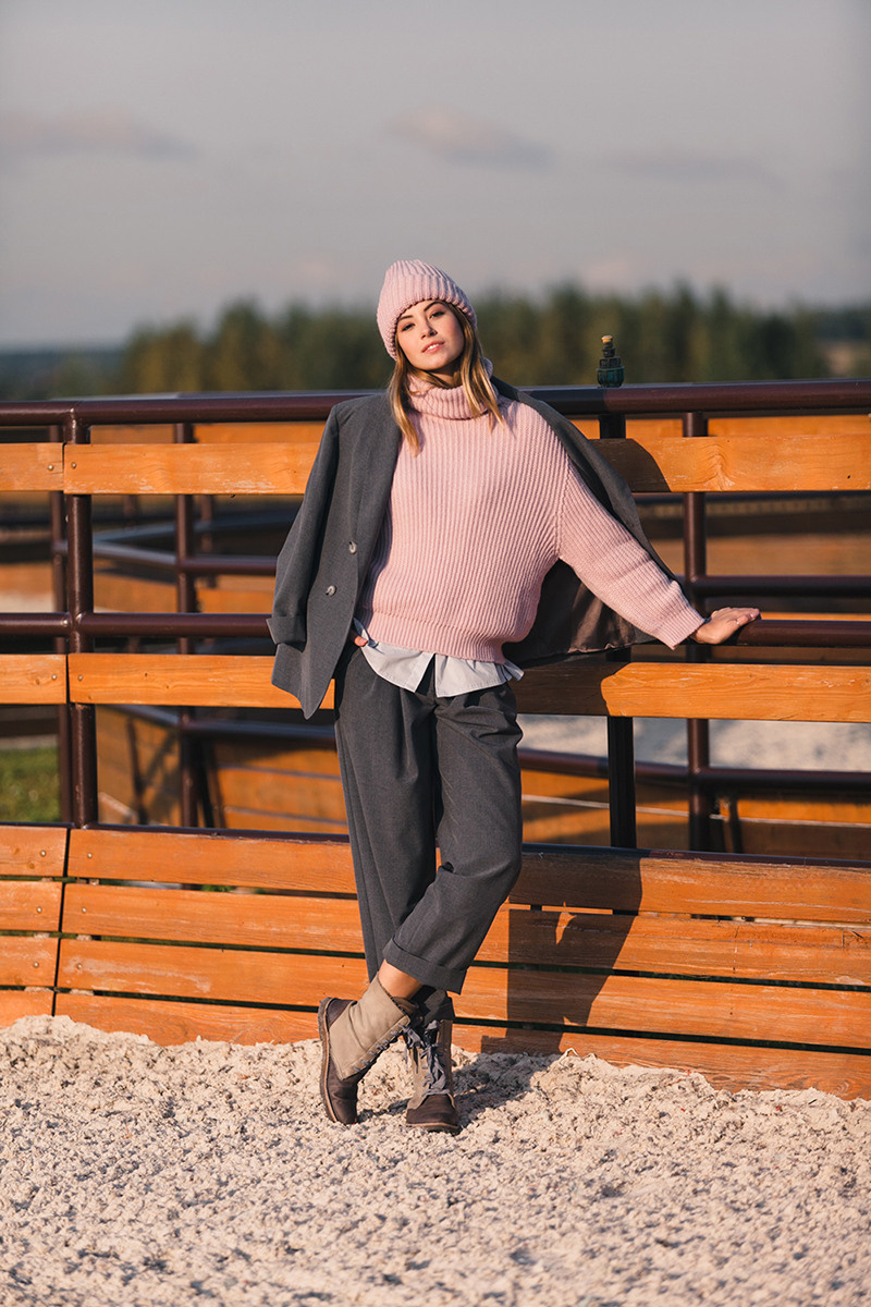 Съемка лукбука для бренда верхней одежды в Москве. Фотограф Продюсер в горах КБР / Москва  Нальчик Горы