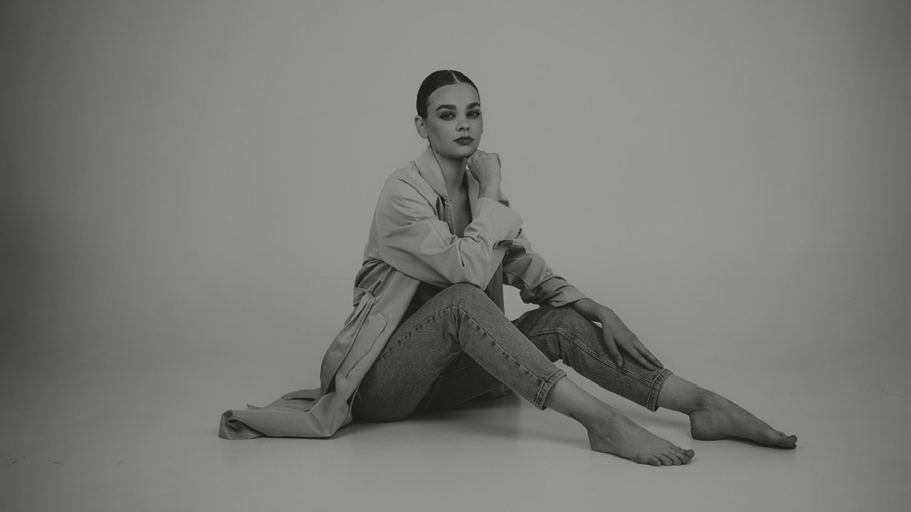 Черно-белая фотосессия на циклораме в фотостудии Новочеркасска «Рафинад». Свадебный фотограф в Ростове-на-Дону. Таинство Крещения и Венчания, семейные фотосессии. Алёна Чёботова