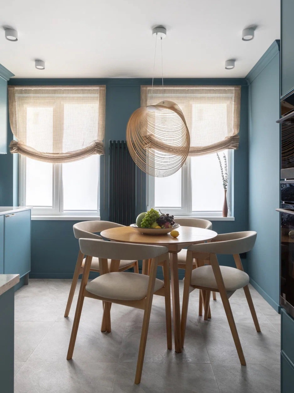 Квартира в Зеленогорске. Шторы на заказ в СПб. Выезд дизайнера, карнизы, жалюзи и рулонные шторы