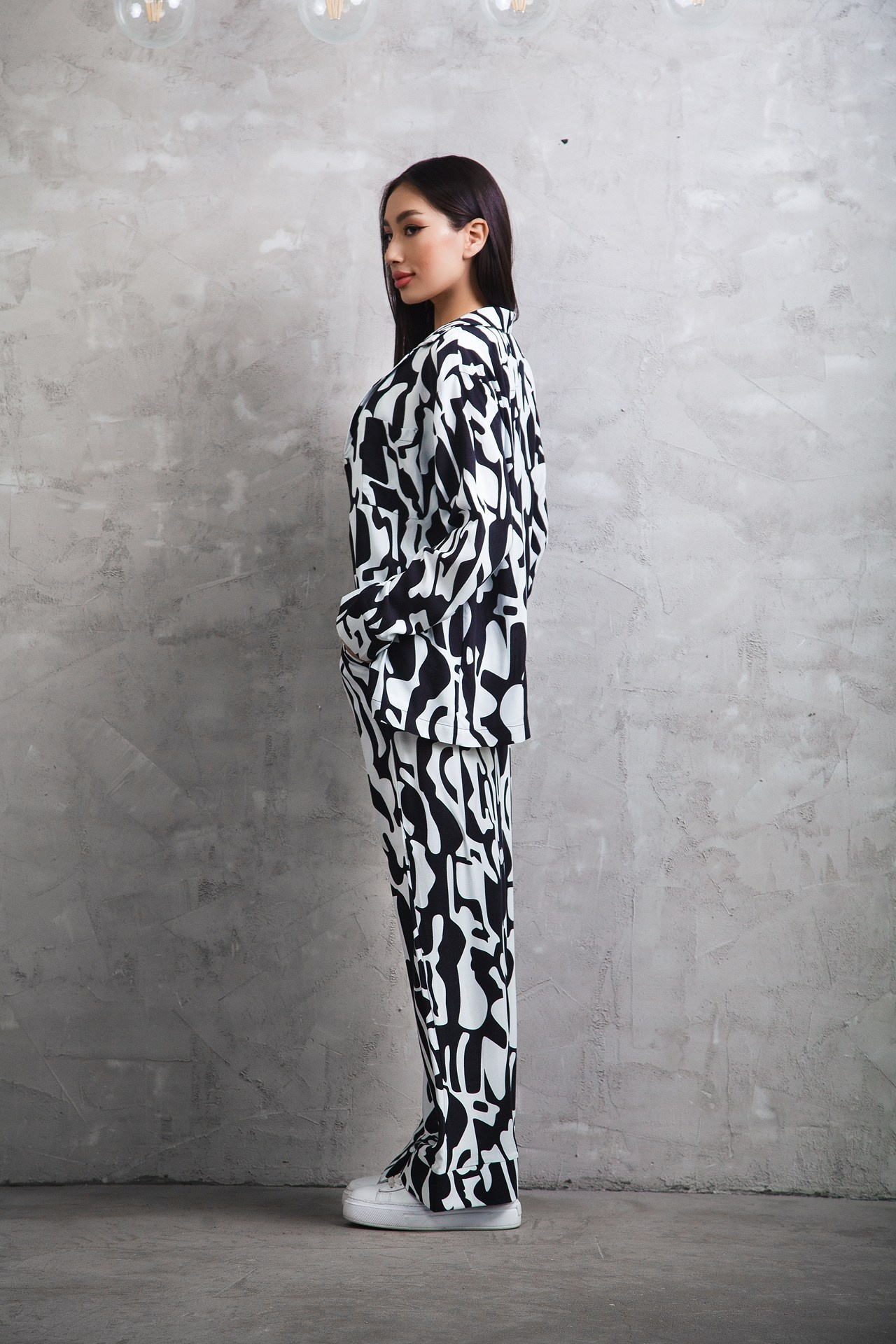 Реклама женской одежды. Натан Супервайзер по Продакшену