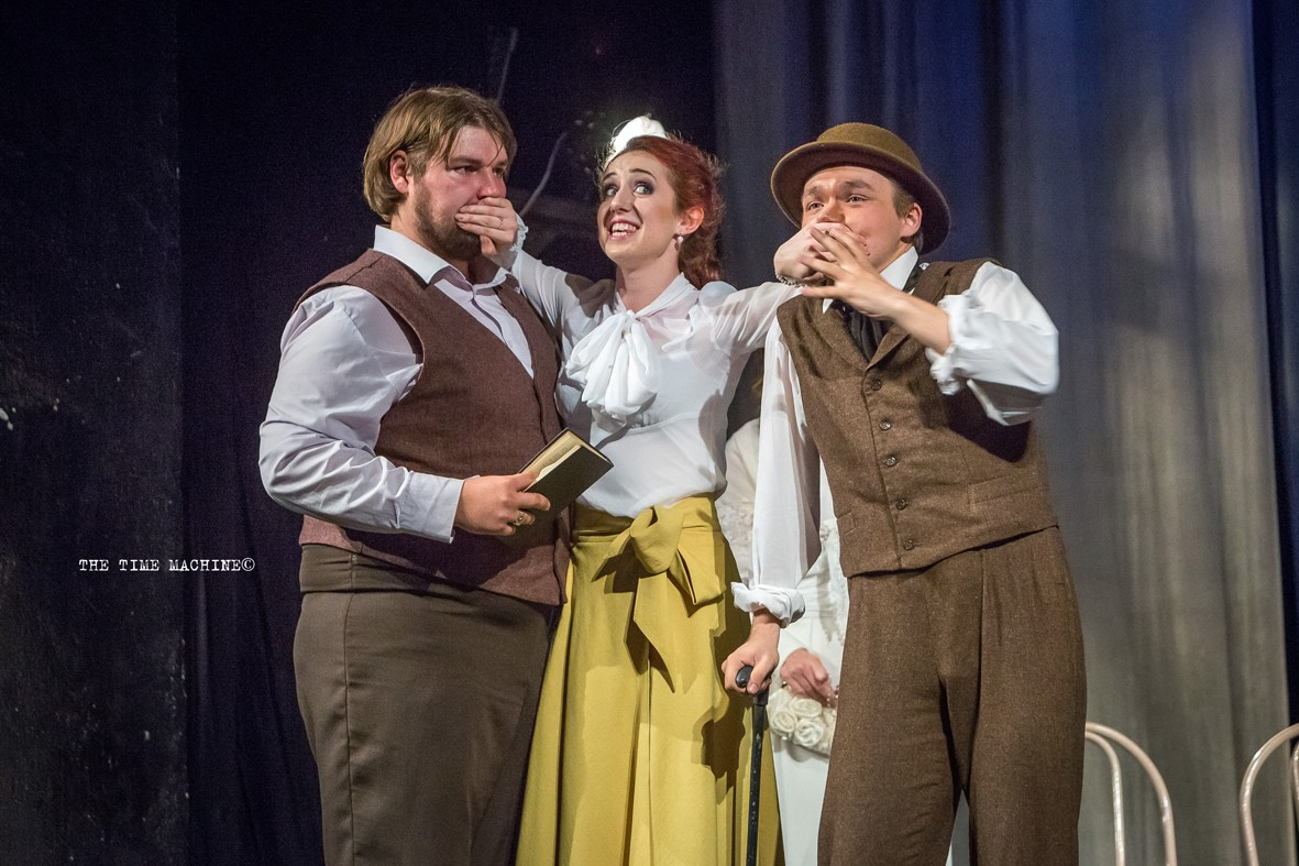 ТЕАТР. Фотограф для маркетплейсов Михаил Бове