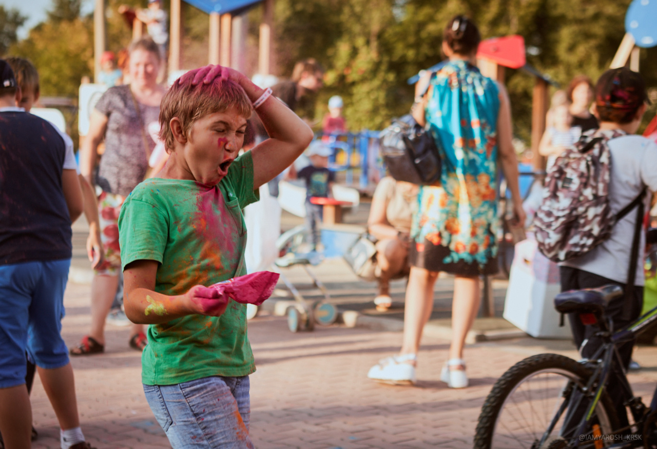 Детскому кинотеатру «Мечта» 7 лет. Детский и семейный фотограф в Красноярске Настя Ярош