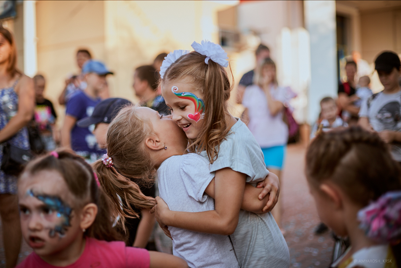 Детскому кинотеатру «Мечта» 7 лет. Детский и семейный фотограф в Красноярске Настя Ярош