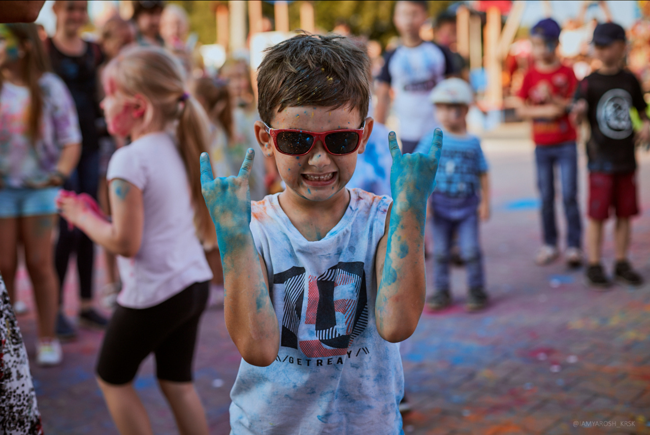 Детскому кинотеатру «Мечта» 7 лет. Детский и семейный фотограф в Красноярске Настя Ярош