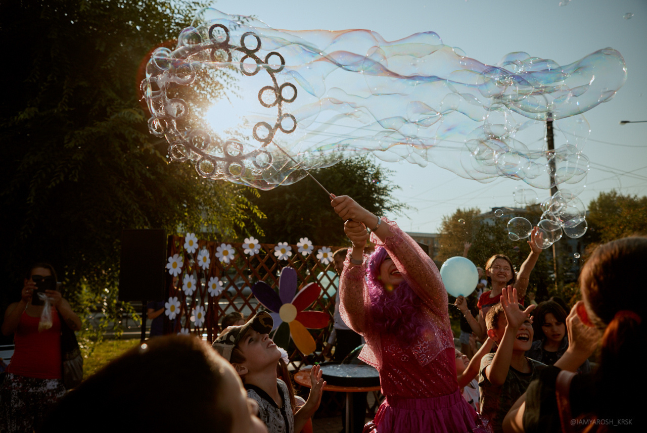 Детскому кинотеатру «Мечта» 7 лет. Детский и семейный фотограф в Красноярске Настя Ярош