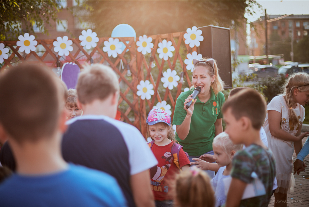 Детскому кинотеатру «Мечта» 7 лет. Детский и семейный фотограф в Красноярске Настя Ярош