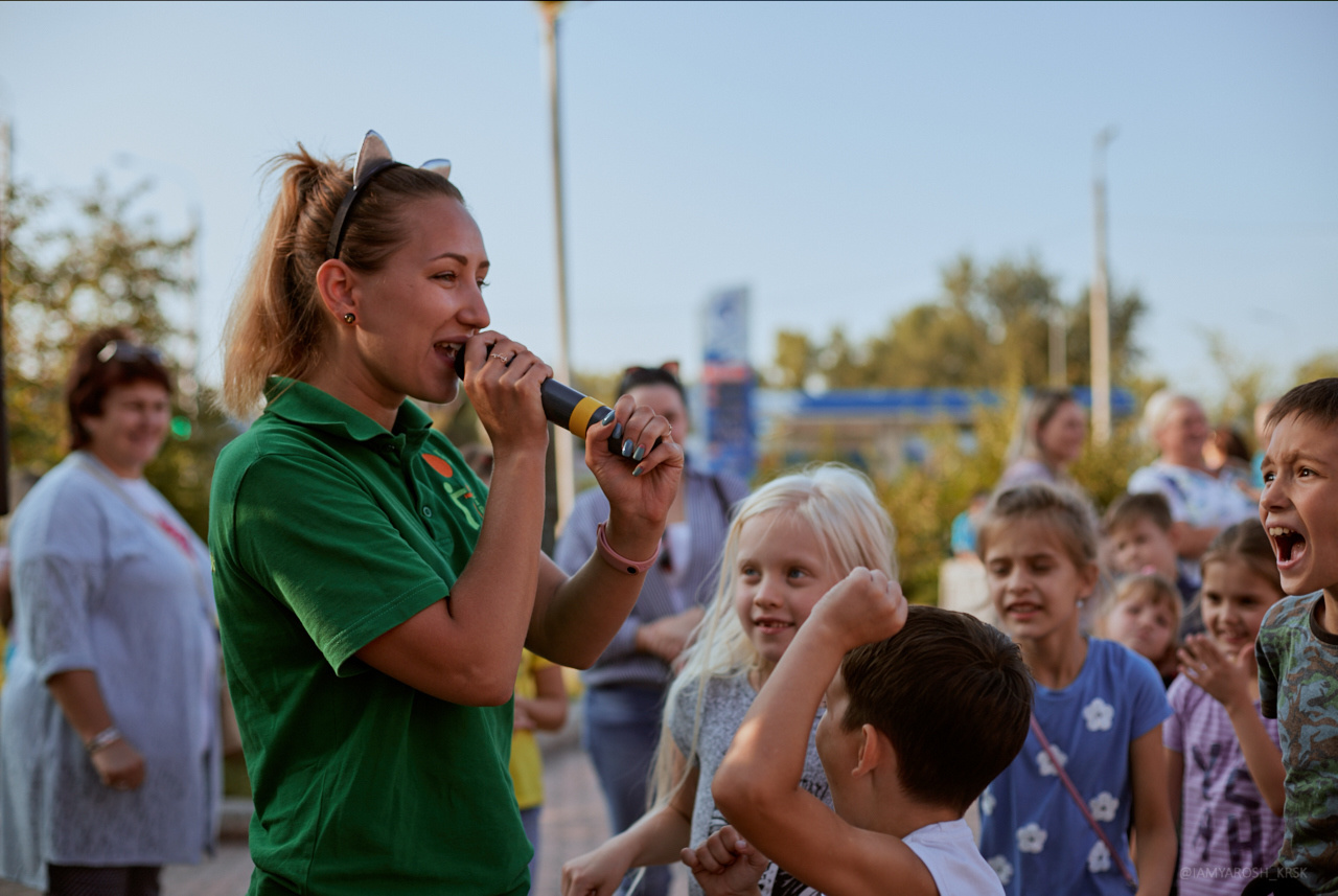 Детскому кинотеатру «Мечта» 7 лет. Детский и семейный фотограф в Красноярске Настя Ярош