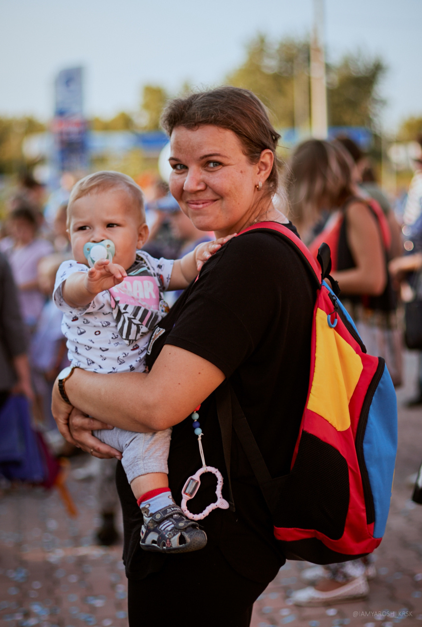 Детскому кинотеатру «Мечта» 7 лет. Детский и семейный фотограф в Красноярске Настя Ярош