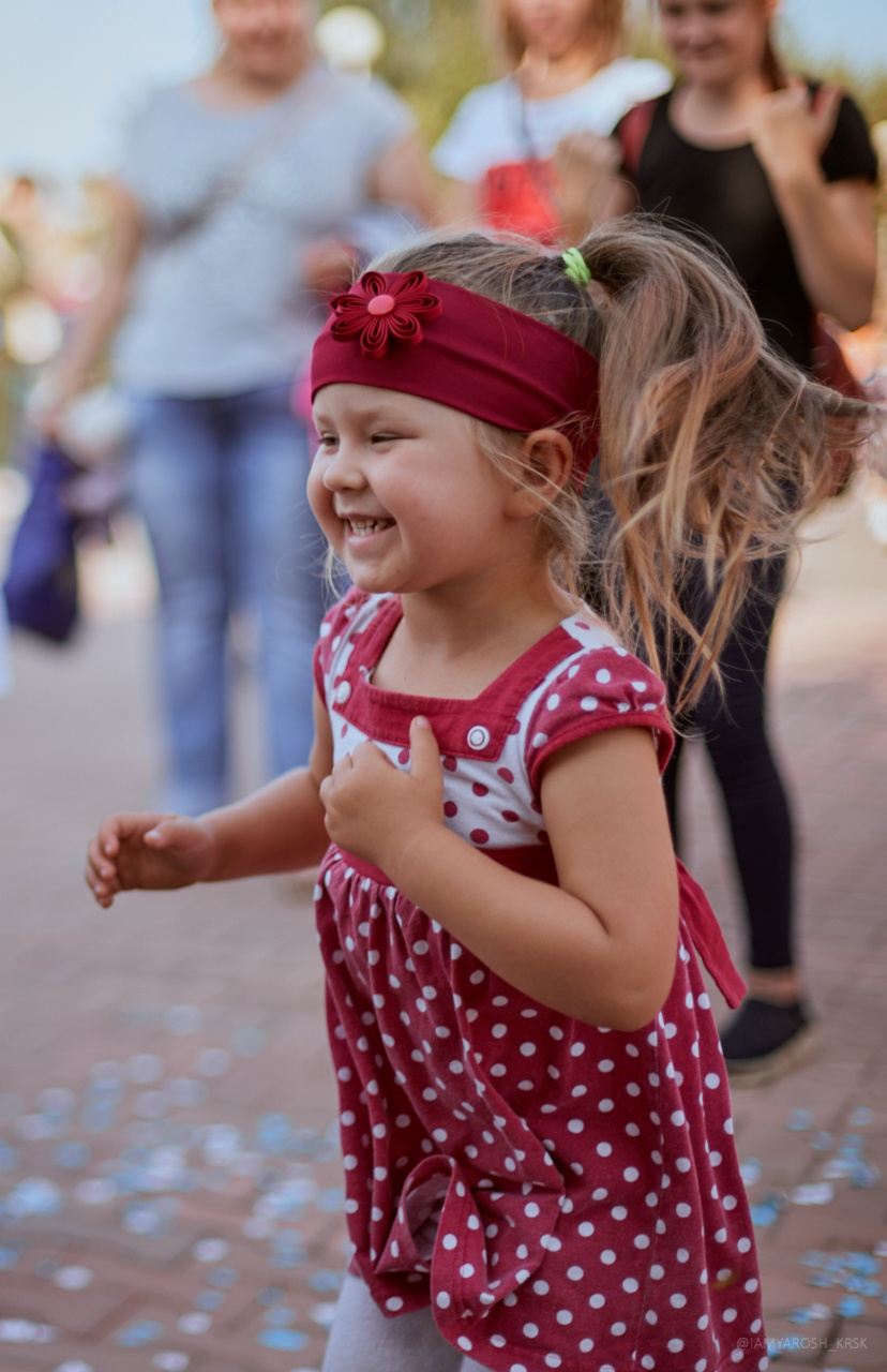 Детскому кинотеатру «Мечта» 7 лет. Детский и семейный фотограф в Красноярске Настя Ярош