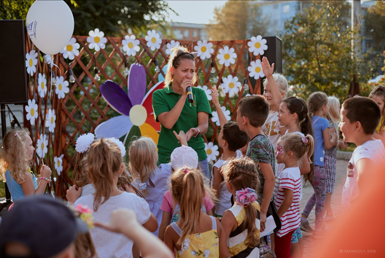 Детскому кинотеатру «Мечта» 7 лет. Детский и семейный фотограф в Красноярске Настя Ярош