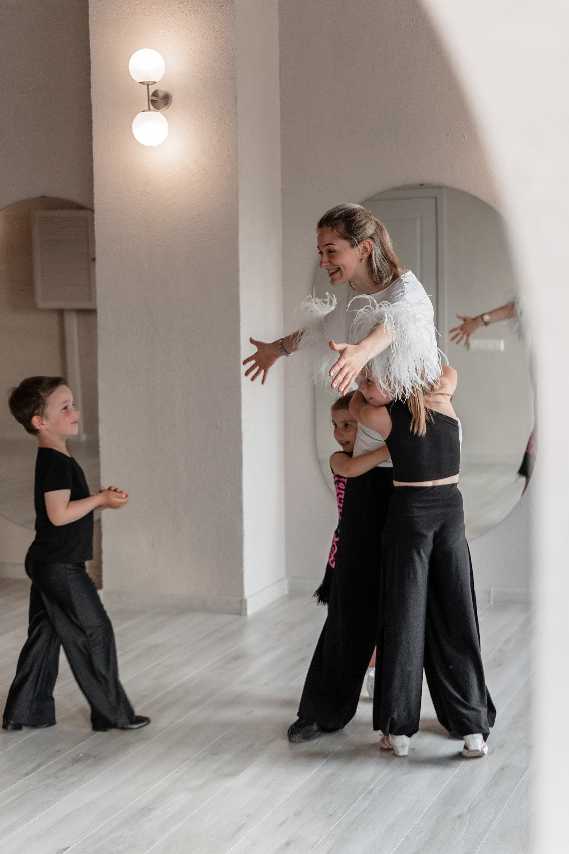 Танцевальное пространство. By Twins — фото и видео объединение в Санкт-Петербруге, Москве и Сочи