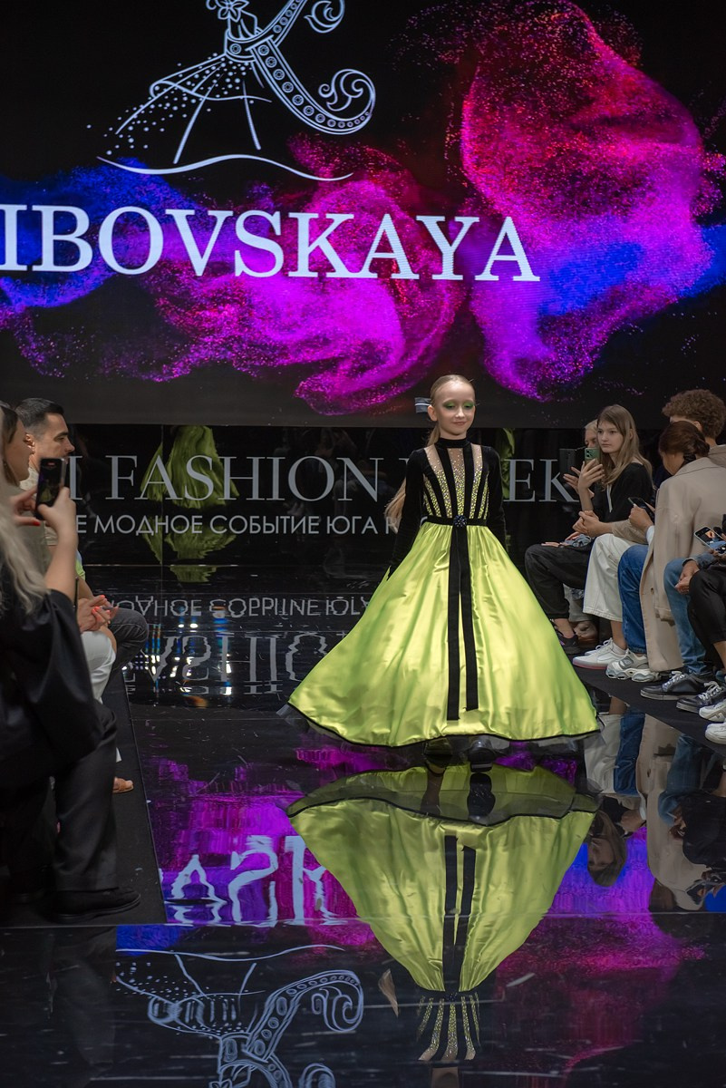 SochiFashionWeek2024 дизайнер Кибовская. Семейный и коммерческий фотограф в Сочи Александр Бодунов