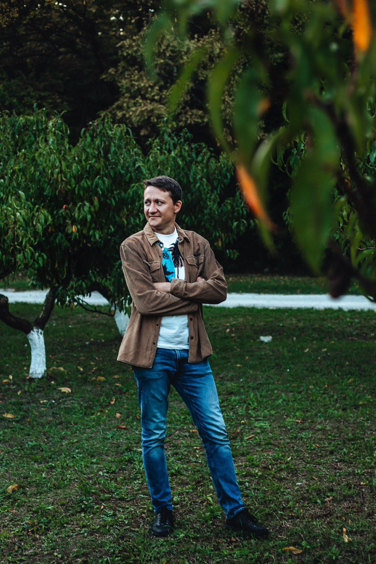 Иван, Ольга и Мира — в персиковом саду. Семейный фотограф Новороссийск, Анапа, Геленджик — Юлия Давыдова