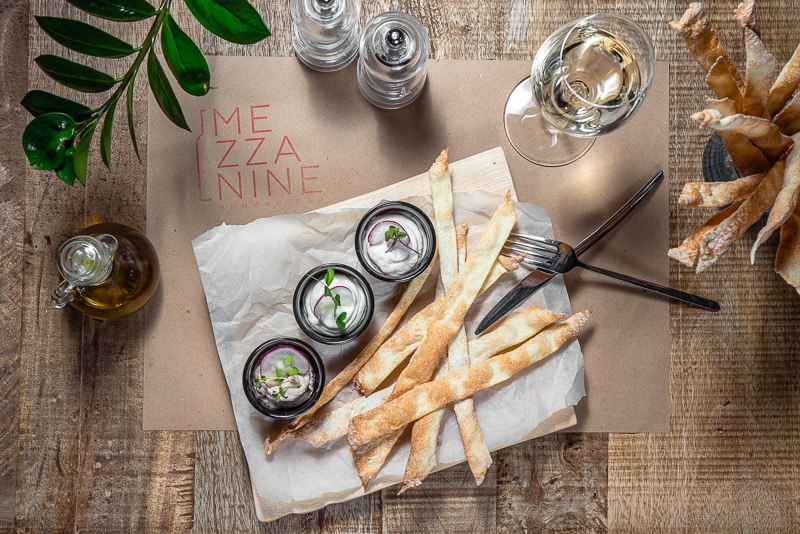 Рекламные фотографии для ресторана Mezzanine в Ялте. Фотограф интерьеров Фотосъемка рекламы в Ялте и по Крыму