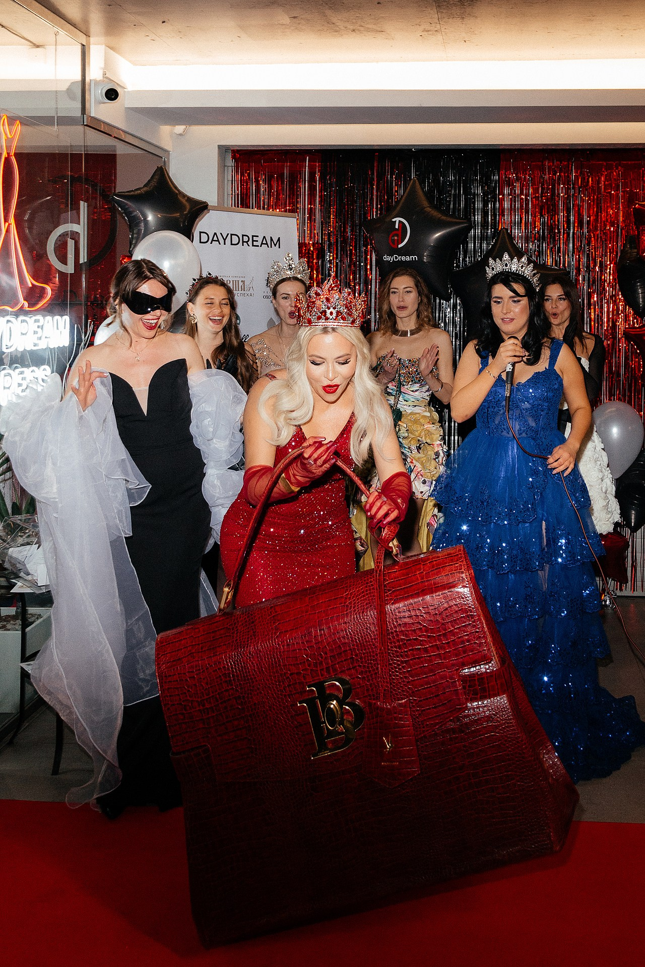 Репортаж в автосалоне. Светский фотограф Санкт-Петербург и ЛО