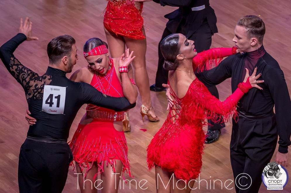 DANCE. Фотограф для маркетплейсов Михаил Бове