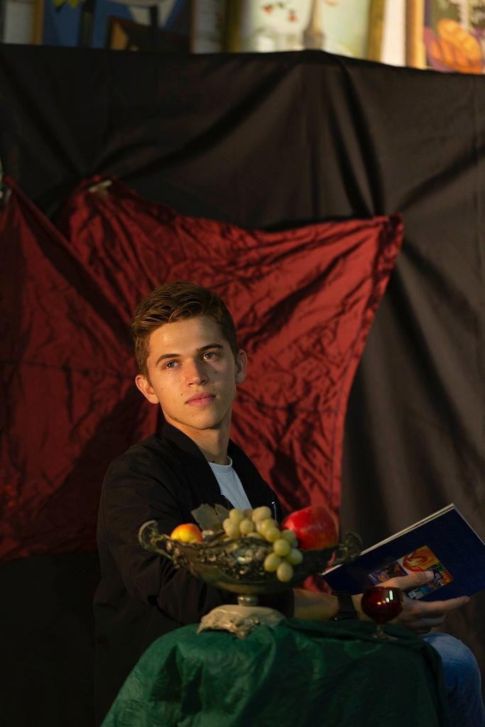 Офек. Художница Маргарита Гусак