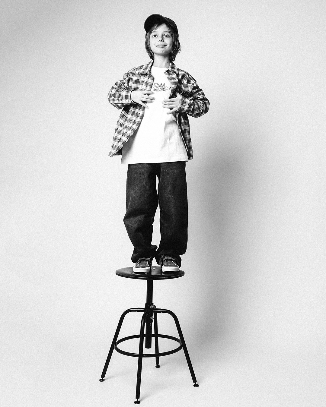 Чб на белом