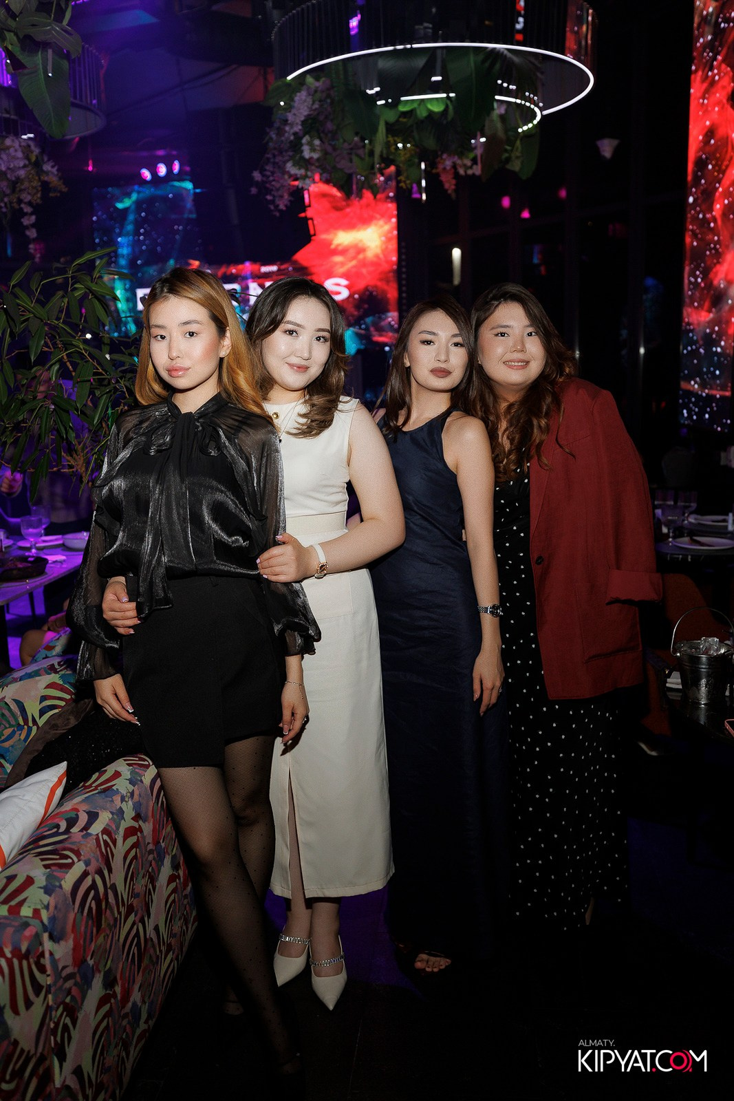 FRIENDS BAR & TERRACE. КИПЯТКОМ АЛМАТЫ! Фотосъемка мероприятий в Алматы