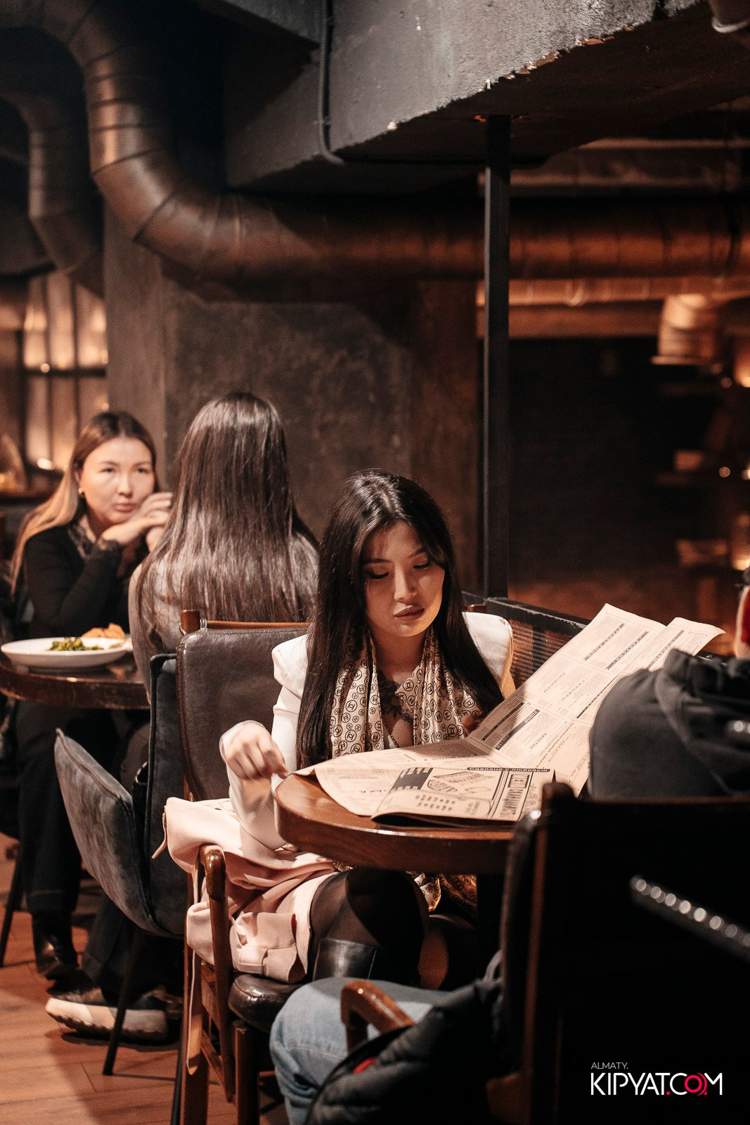 РЕСТО-БАР СКАНДАЛИСТЪ. КИПЯТКОМ АЛМАТЫ! Фотосъемка мероприятий в Алматы