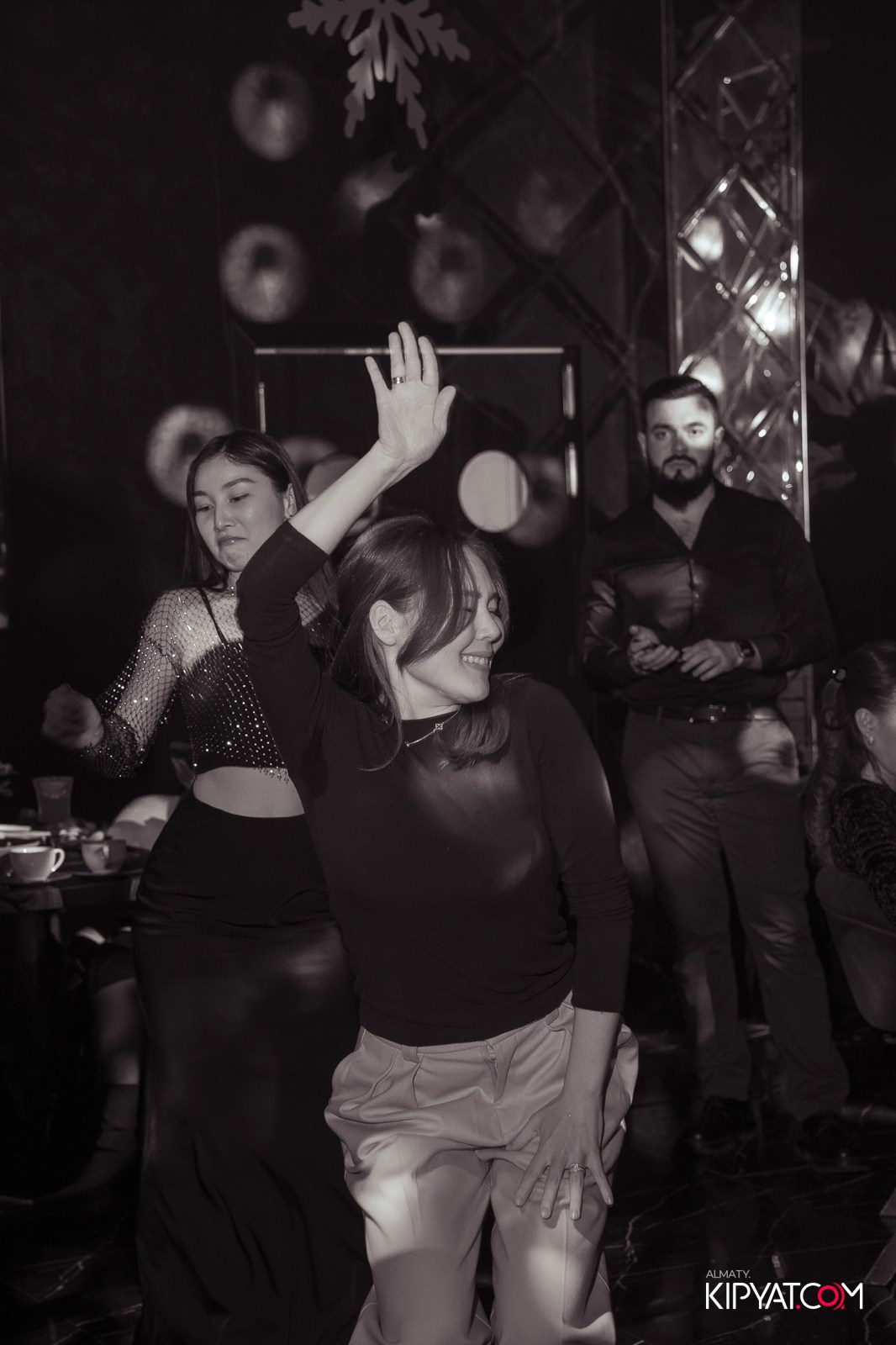 MOOD KARAOKE & TERRACE. КИПЯТКОМ АЛМАТЫ!