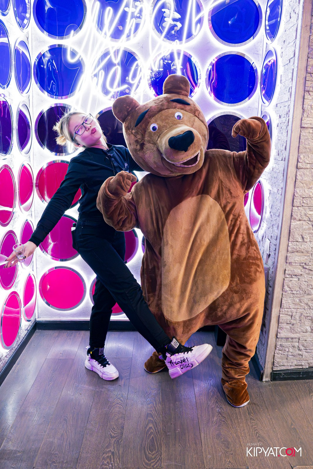 УХО И МЕДВЕДЬ НА ГАГАРИНА. КИПЯТКОМ АЛМАТЫ!