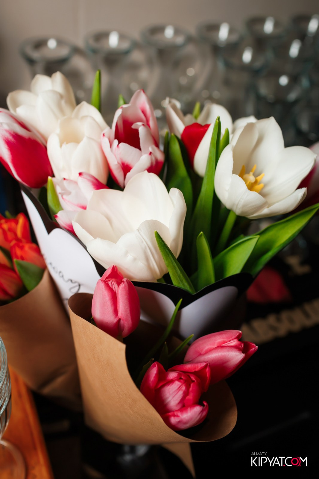 LIFE GRILL CAFE. КИПЯТКОМ АЛМАТЫ!