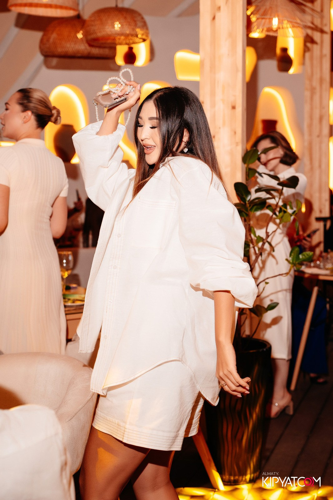 MOOD KARAOKE & TERRACE. КИПЯТКОМ АЛМАТЫ!