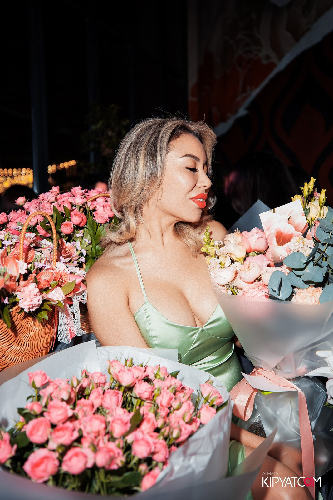 FRIENDS BAR & TERRACE. КИПЯТКОМ АЛМАТЫ!