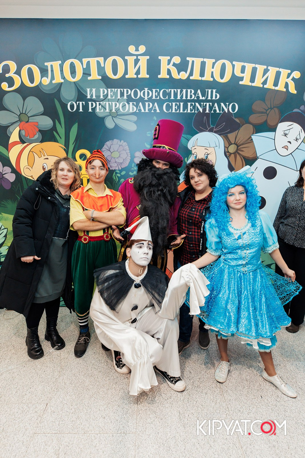 ЗОЛОТОЙ КЛЮЧИК И РЕТРОФЕСТИВАЛЬ ОТ РЕСТОБАРА CELENTANO. КИПЯТКОМ АЛМАТЫ!