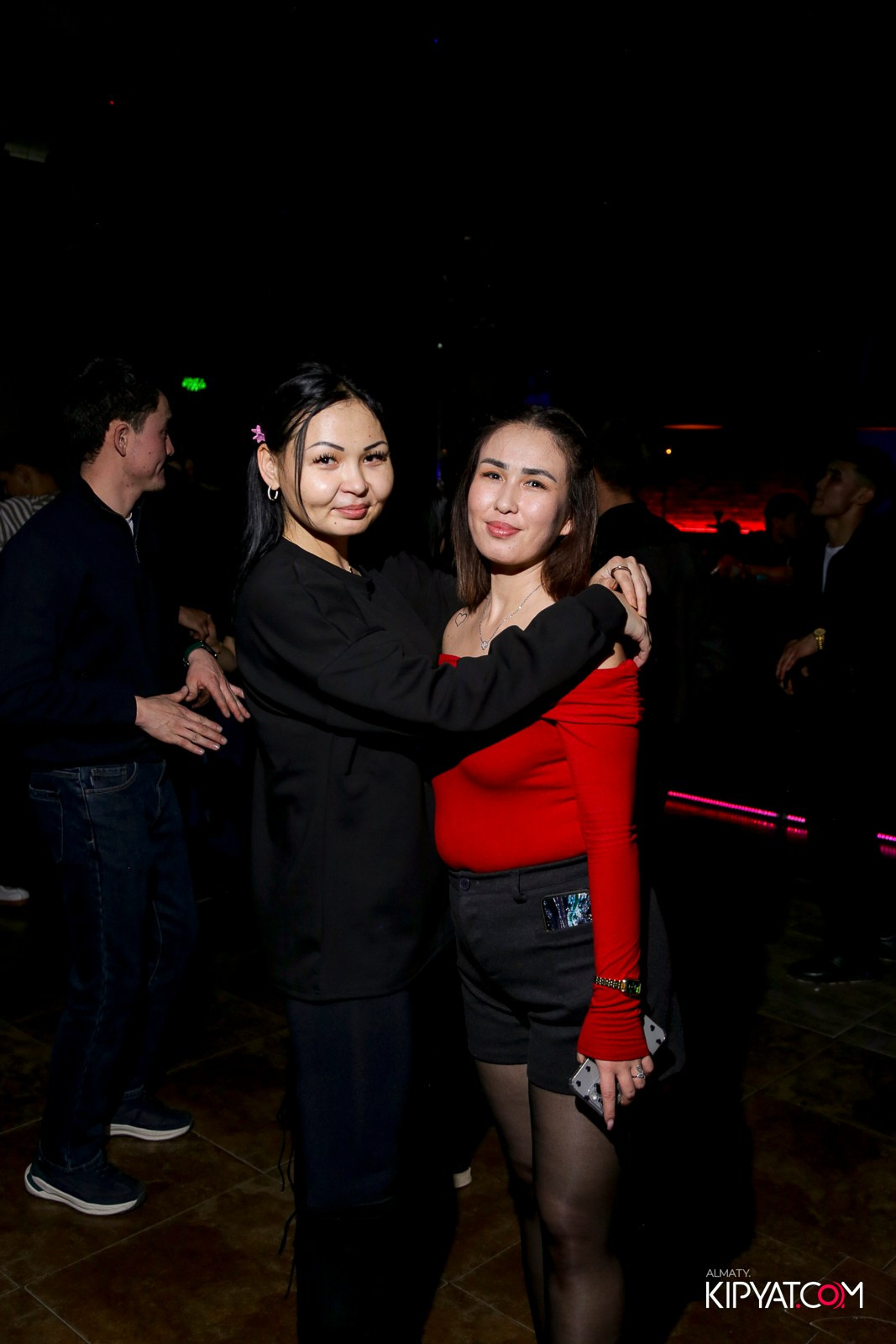 ARAGOSTA ДИСКО-БАР. КИПЯТКОМ АЛМАТЫ!