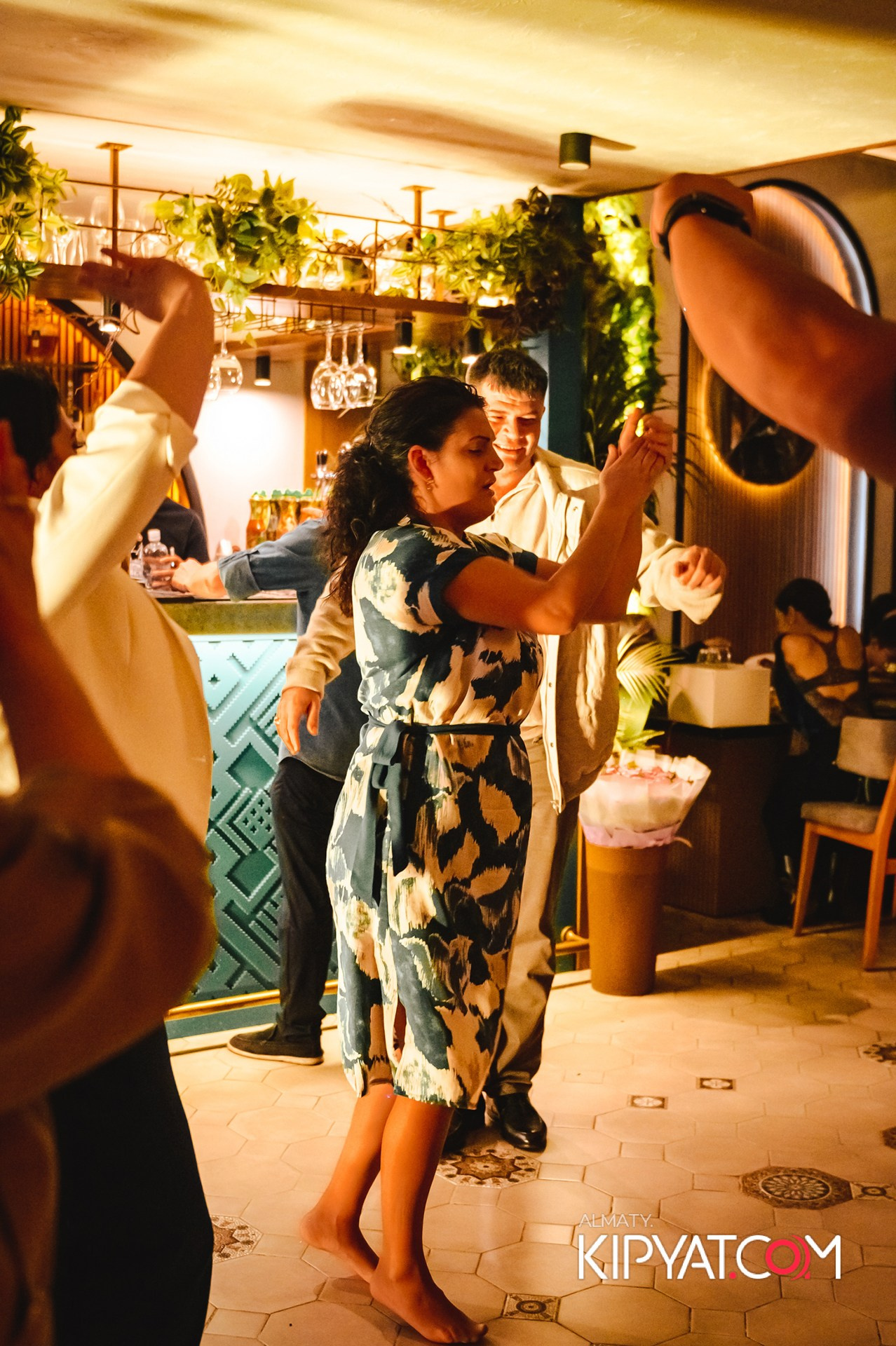 MODI RESTORANCHIK. КИПЯТКОМ АЛМАТЫ!