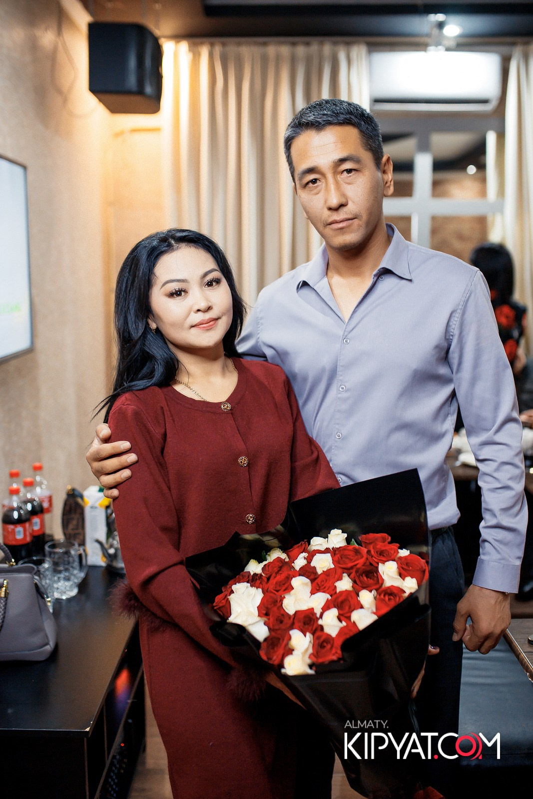 КАРАОКЕ-БАР РОЯЛЬ НА НУРМАКОВА. КИПЯТКОМ АЛМАТЫ!