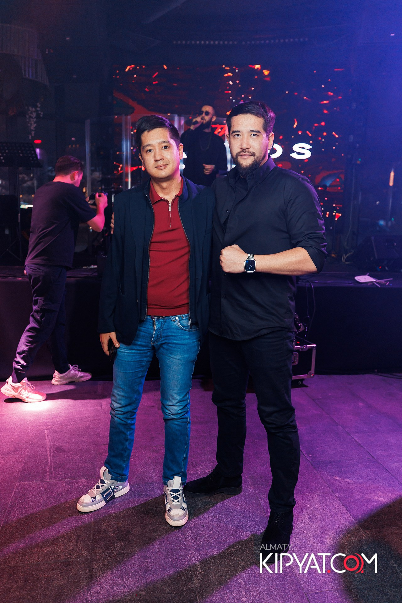 FRIENDS TERRACE & BAR. КИПЯТКОМ АЛМАТЫ!