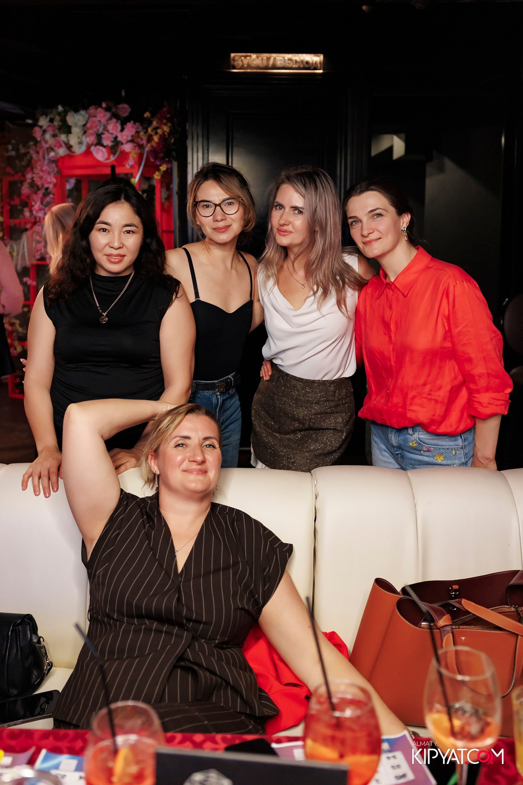 МУЗЫКАЛЬНОЕ ЛОТО В HIT RETRO. КИПЯТКОМ АЛМАТЫ! Фотосъемка мероприятий в Алматы